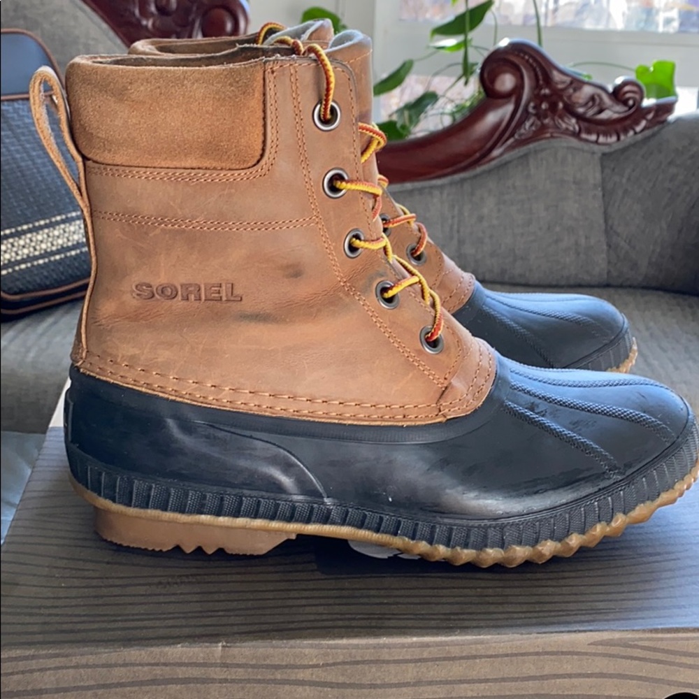 Sorel Winter Boots - 10 - Picture 4 of 4